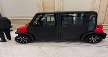 3 موديلات للسيارة الكهربائية المصرية.. سعرها يتراوح من 200 لـ 250 ألف جنيه حسب المواصفات.. تعمل داخل التجمعات السكنية.. النقل بحمولة حتى 500 كيلو.. و60% من السيارة بمكونات محلية