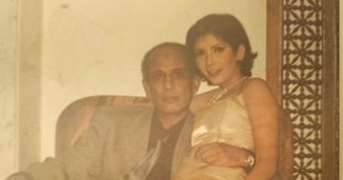 بصورة تجمعهما.. منى زكي تكشف عن اشتياقها لوالدها الراحل