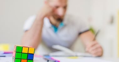 أسرع اختبار ذكاء فى العالم.. 3 أسئلة فقط ويعجز عن حله 80% من الناس أسرع اختبار ذكاء فى العالم.. 3 أسئلة فقط ويعجز عن حله 80% من الناس