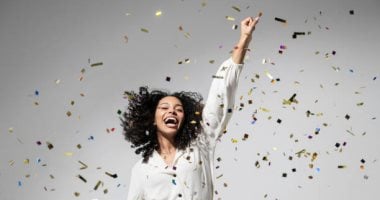 6 أبراج متحمسة للاحتفال بليلة رأس السنة حتى لو فى البيت.. الأسد الأبرز