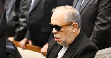 أشرف زكى وداليا البحيرى ورامى إمام فى جنازة والدة هانى رمزى.. صور