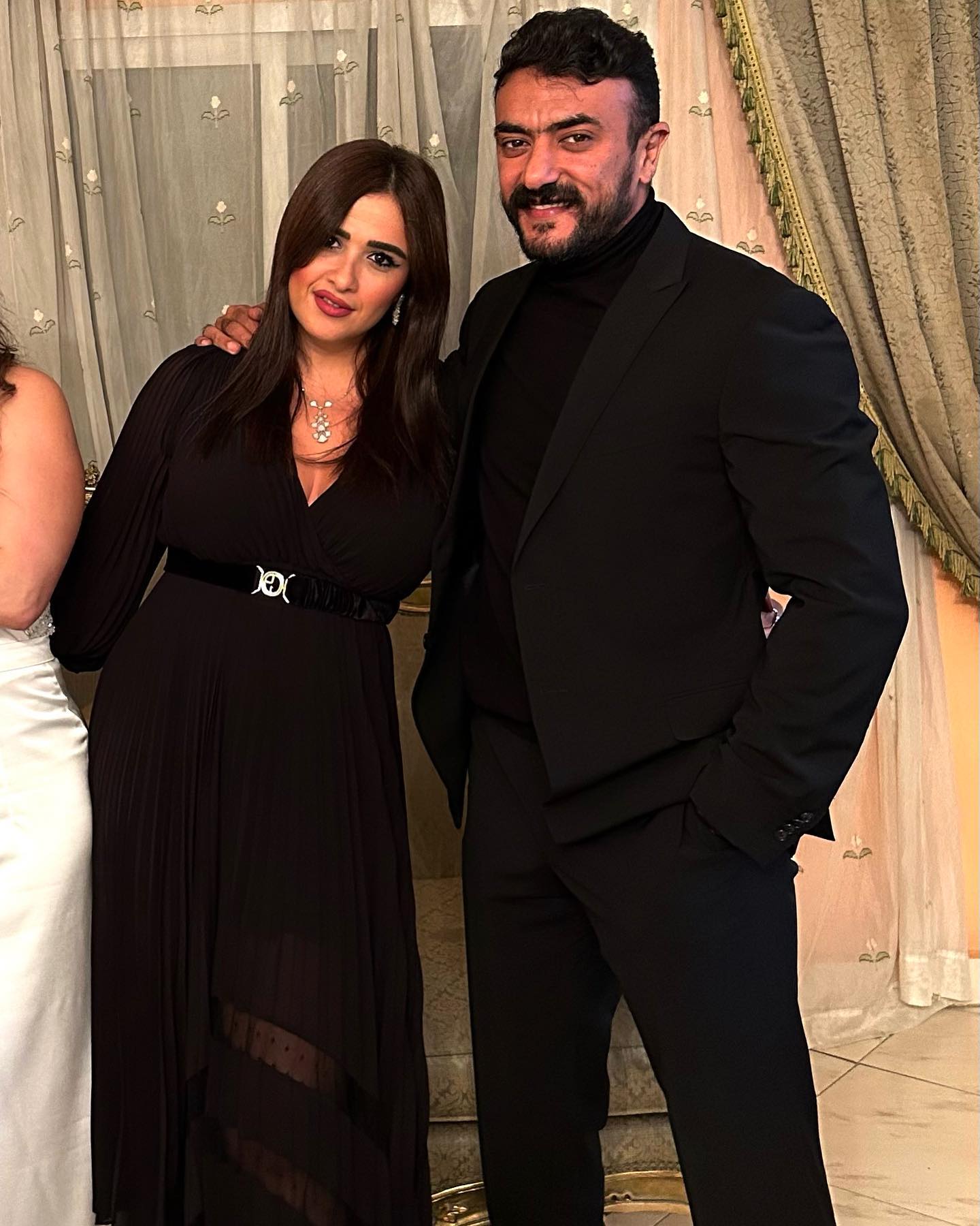 ياسمين عبد العزيز تحتفل بعيد ميلادها فى غياب العوضى - اليوم السابع