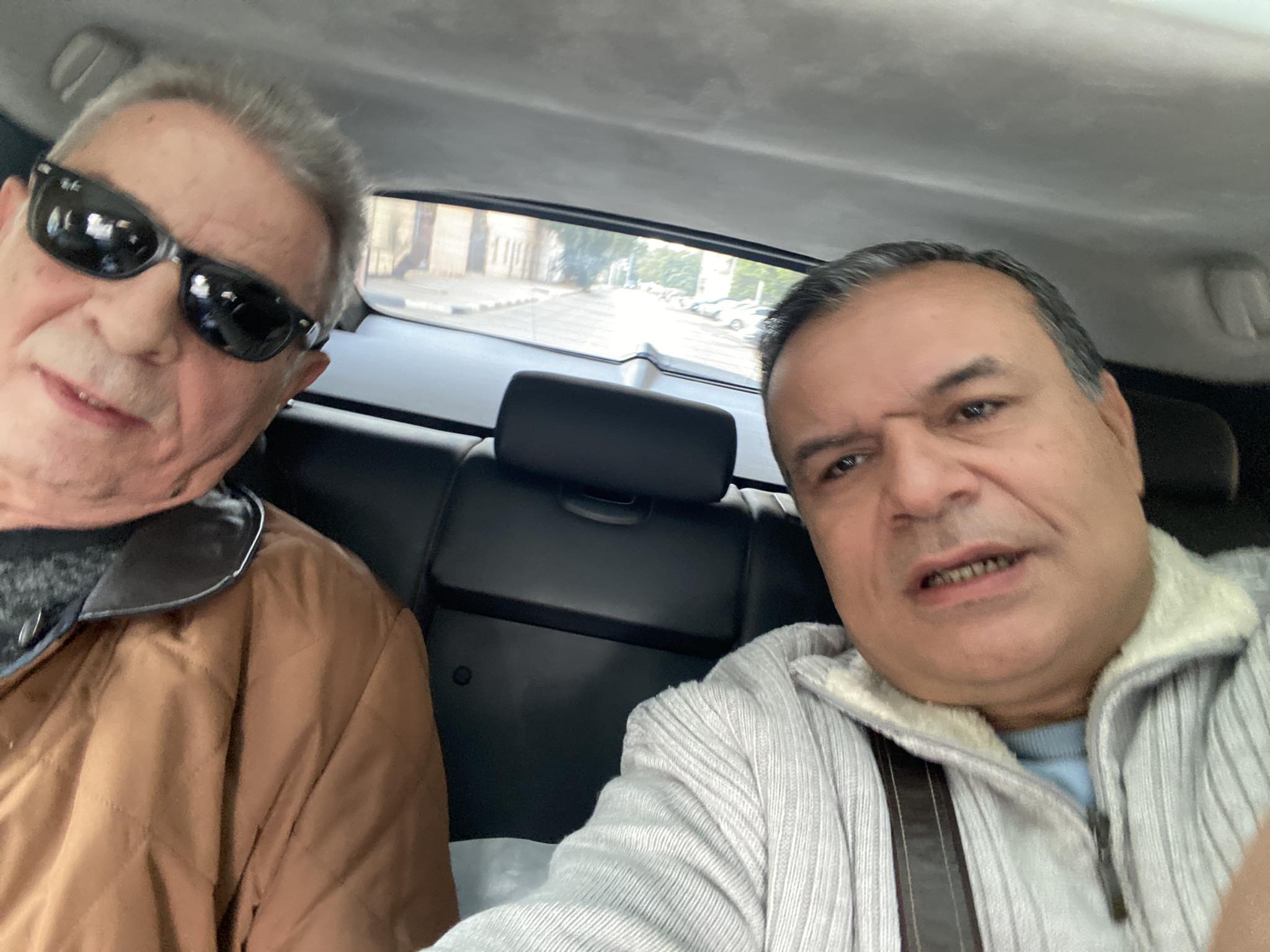 الصورة الأولى للفنان محمود حميدة بعد خروجه منه المستشفى