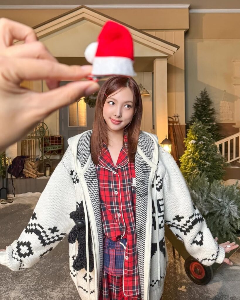 251225 تحديث الانستقرام الياباني - ابقوا مرحين ومشرقين ⛄️✨ Merry & Happy ♪ (جميع الأعضاء)