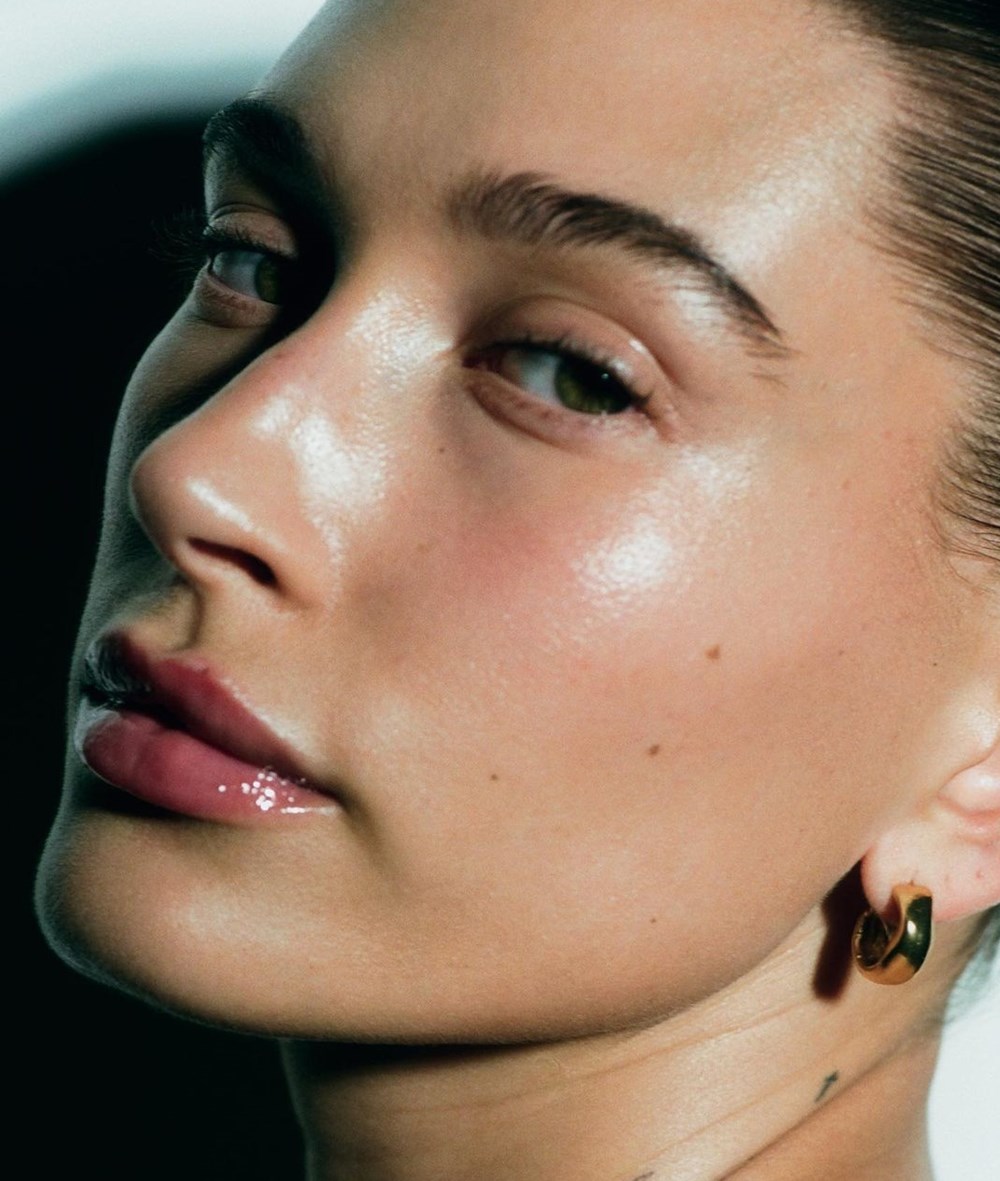 صيحات جمالية اعتمدتها النجمات العالميات مؤخراً.. تعلميها