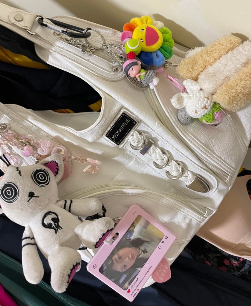 حقيبة جديدة😙 وسلسلة مفاتيح جديدة للكمبيوتر الشخصي