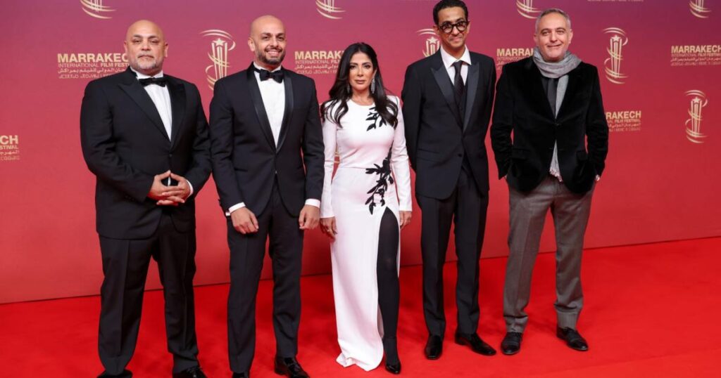 تصدر شباك التذاكر في مصر.. هل تبدّد الجدل حول فيلم “الست”؟ تصدر شباك التذاكر في مصر.. هل تبدّد الجدل حول فيلم "الست"؟