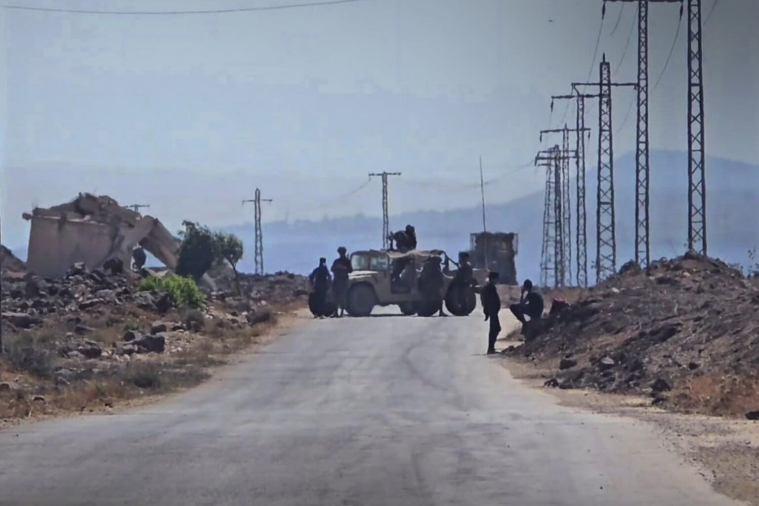 طائرات إسرائيلية تحلق بعلو منخفض فوق القنيطرة بسوريا | أخبار