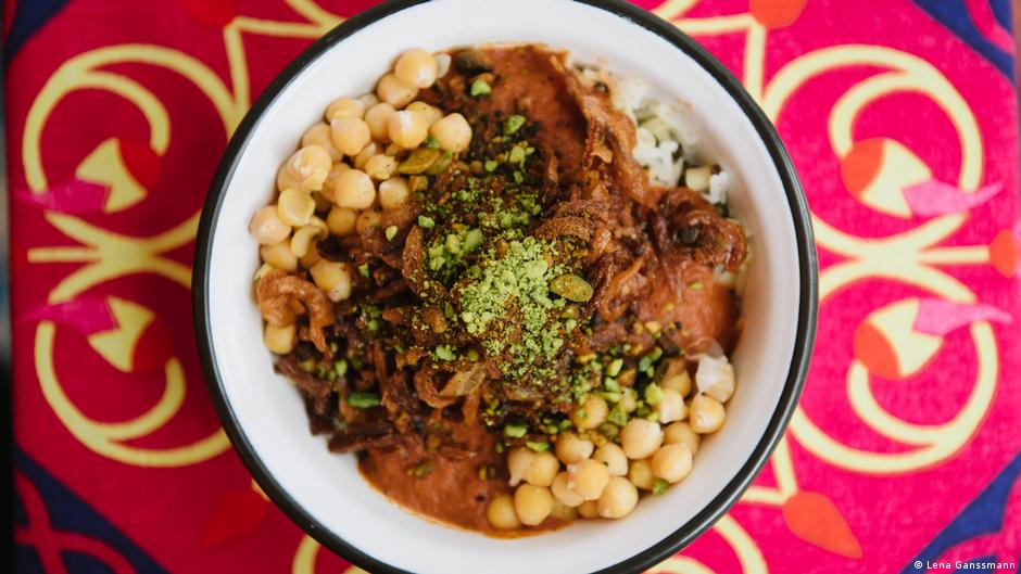 الكشري والبشت والقفطان في قائمة التراث العالمي اللامادي – DW – 2025/12/10 الكشري والبشت والقفطان في قائمة التراث العالمي اللامادي – DW – 2025/12/10