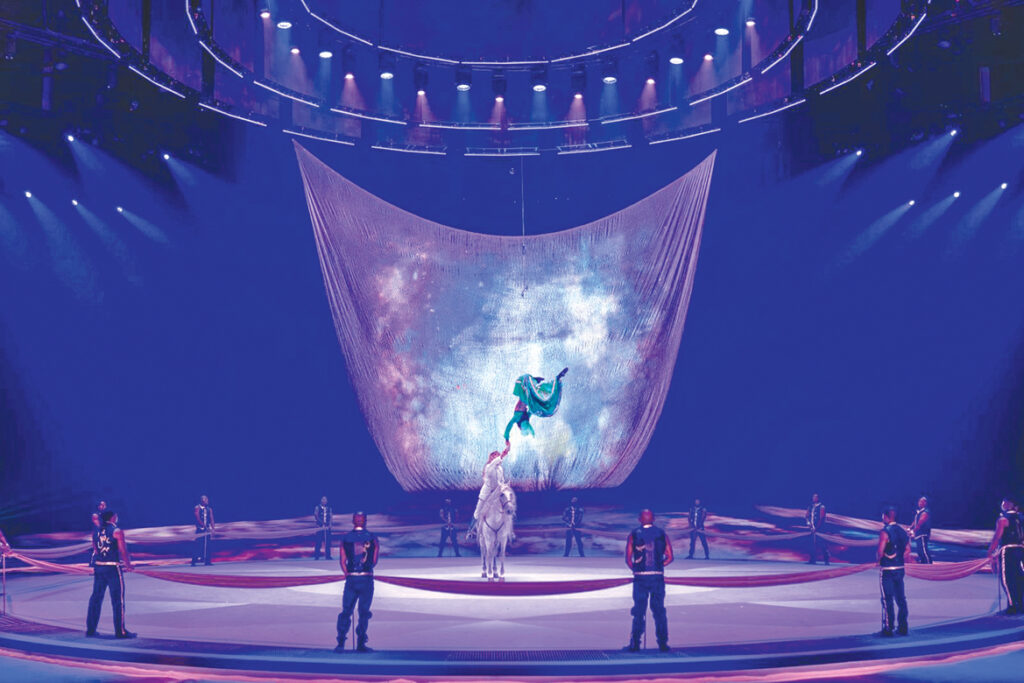 جريدة الرياض | مهرجان الرياض للمسرح.. يطلق فعالياته جريدة الرياض | مهرجان الرياض للمسرح.. يطلق فعالياته