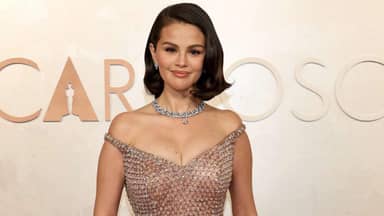 سيلينا غوميز تستعرض سعادتها الزوجية في ألبوم جديد سيلينا غوميز تستعرض سعادتها الزوجية في ألبوم جديد