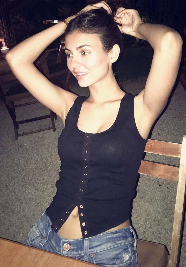 Victoria Justice: She's Probably the only one that never ages ..still the same as those "Nickelodeon" days