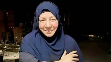 أشرف زكي يكشف حقيقة وجود عبلة كامل في المستشفى