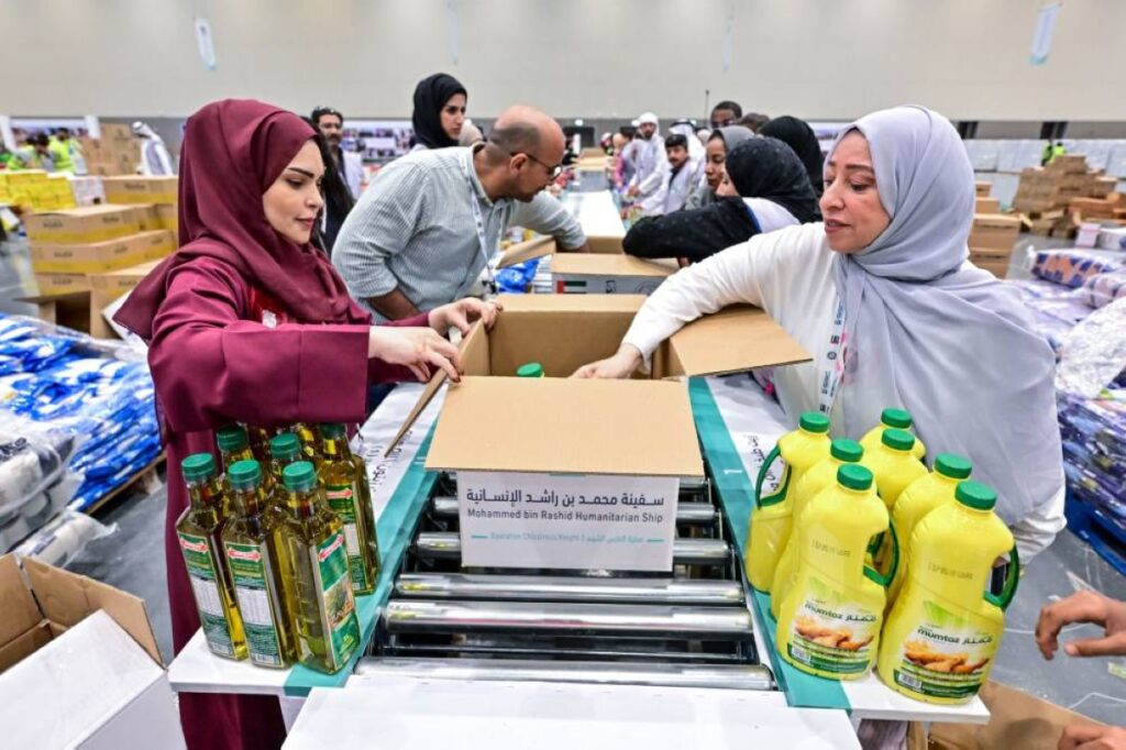 موظفو «دبي للإعلام» يشاركون في تجهيز 10 ملايين وجبة Al Bayan