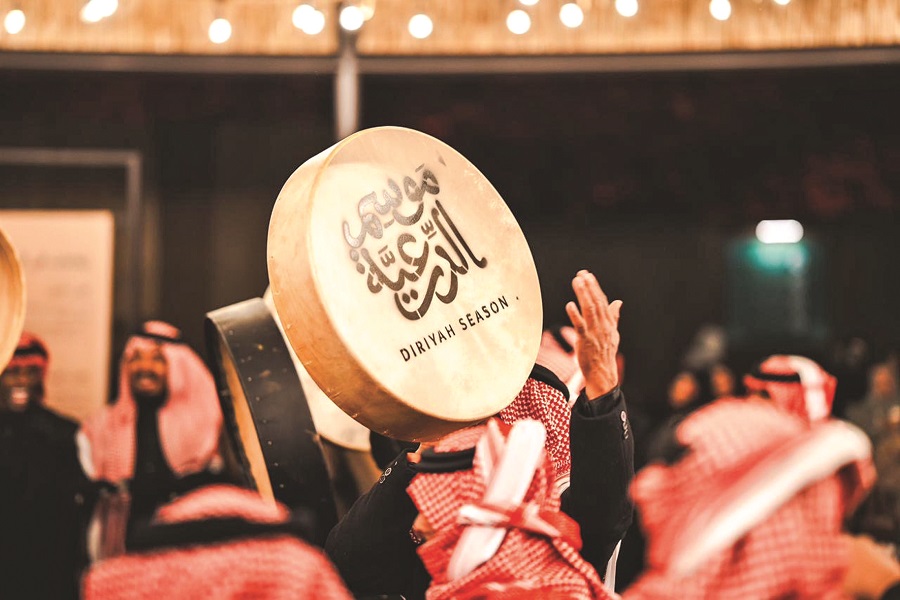 جريدة الرياض | الفن وأصوات النجوم يعيدان وادي صفار للواجهة