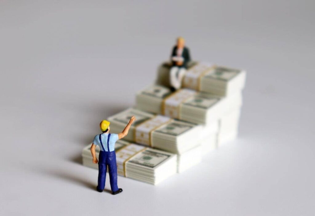 فجوة الثروات تتسع بسرعة عالمياً Al Bayan