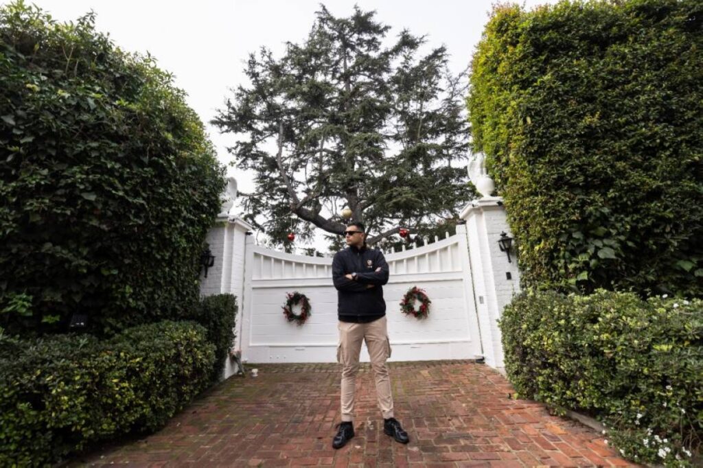 مقتل مخرج شهير من هوليوود وزوجته طعناً.. والاتهام يوجه للابن Al Bayan