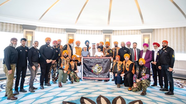 نهيان بن مبارك يستقبل فريق «سينغ» للدراجات النارية نهيان بن مبارك يستقبل فريق «سينغ» للدراجات النارية