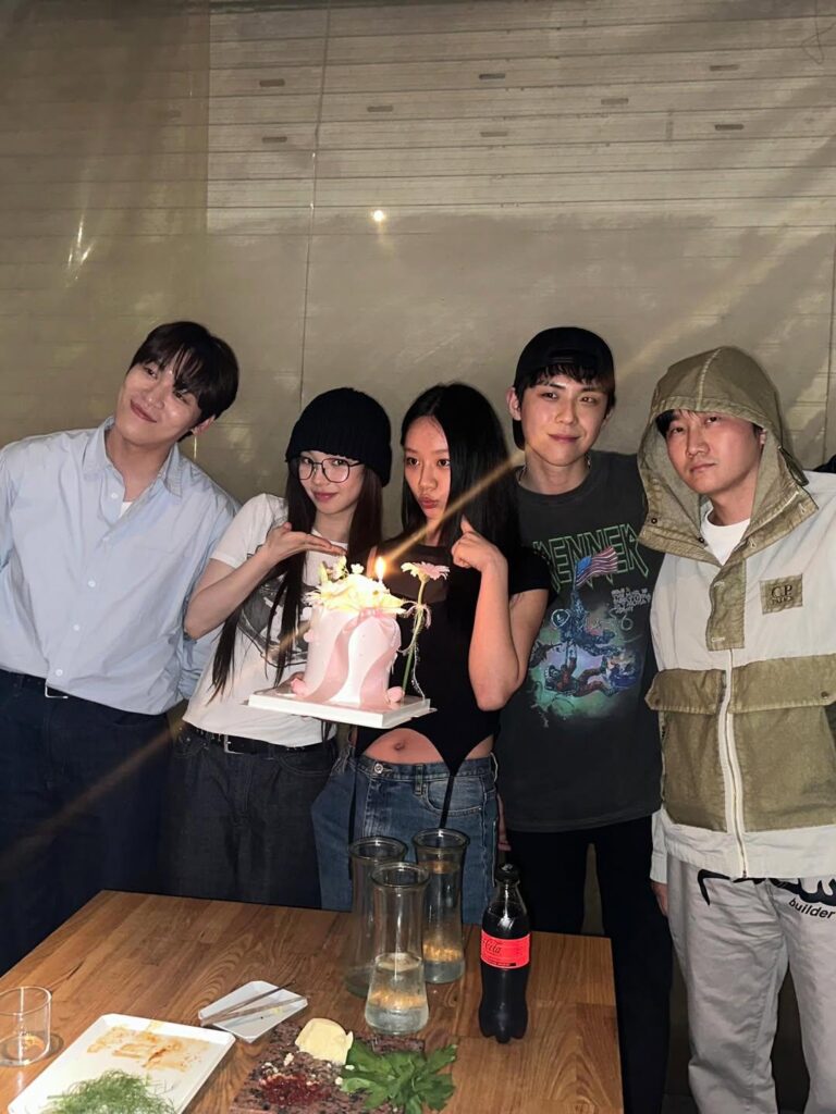 251231 - تحديث هيري على الانستقرام مع كارينا