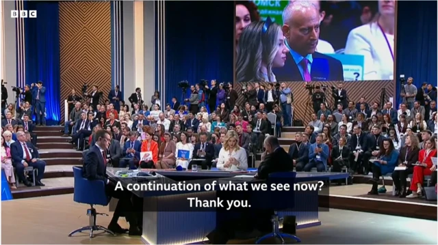 بوتين يقول لمحرر الشؤون الروسية في بي بي سي حلال مقابلة تلفزيونية إن القادة الغربيين خدعوا روسيا