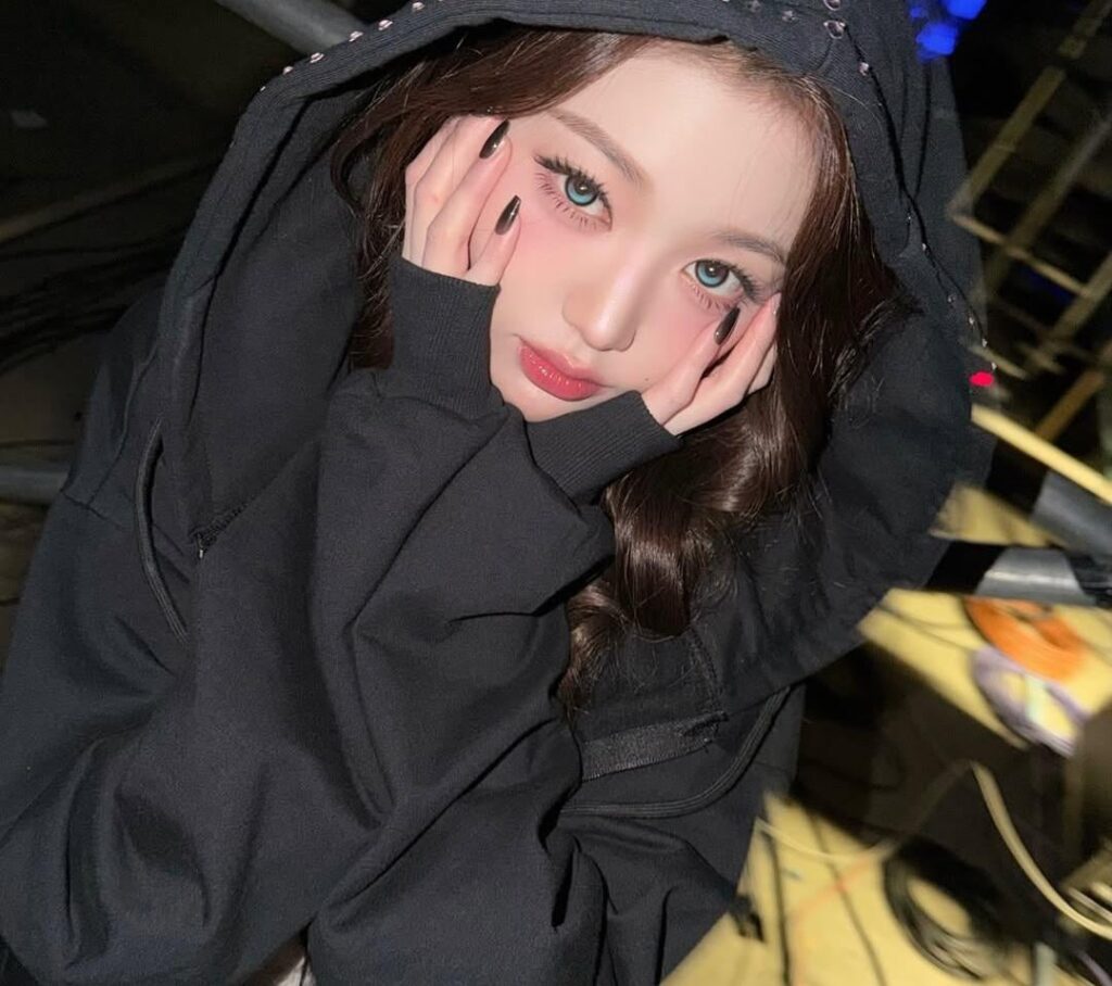 من أين هذه العدسات