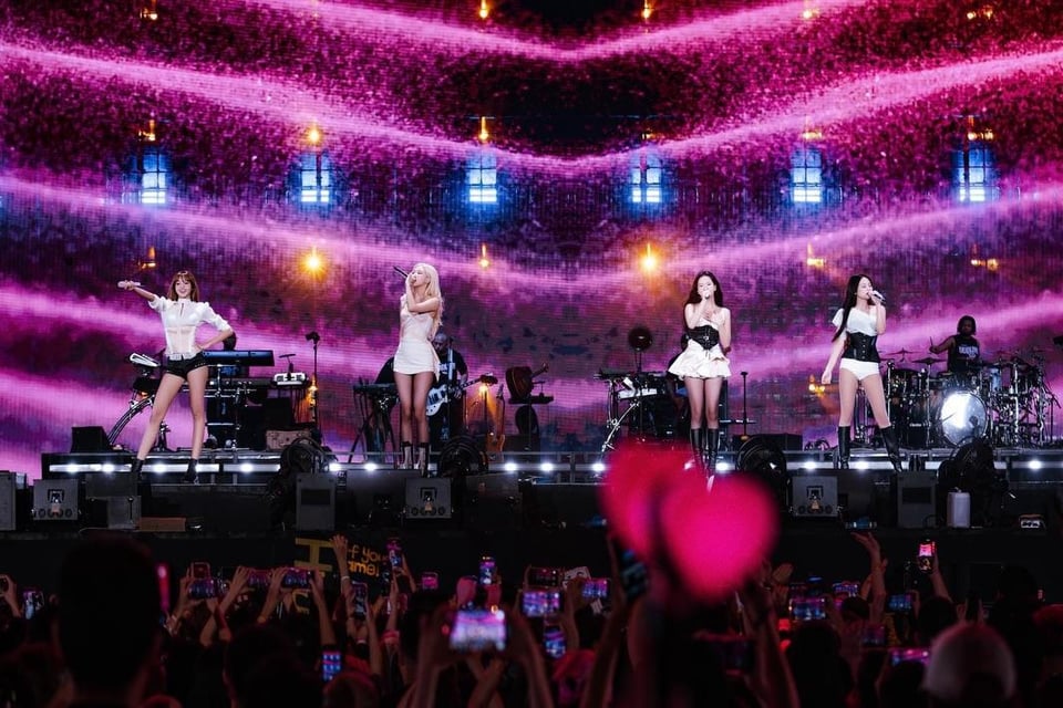 251203 جولة بلاك بينك العالمية [DEADLINE] في سنغافورة