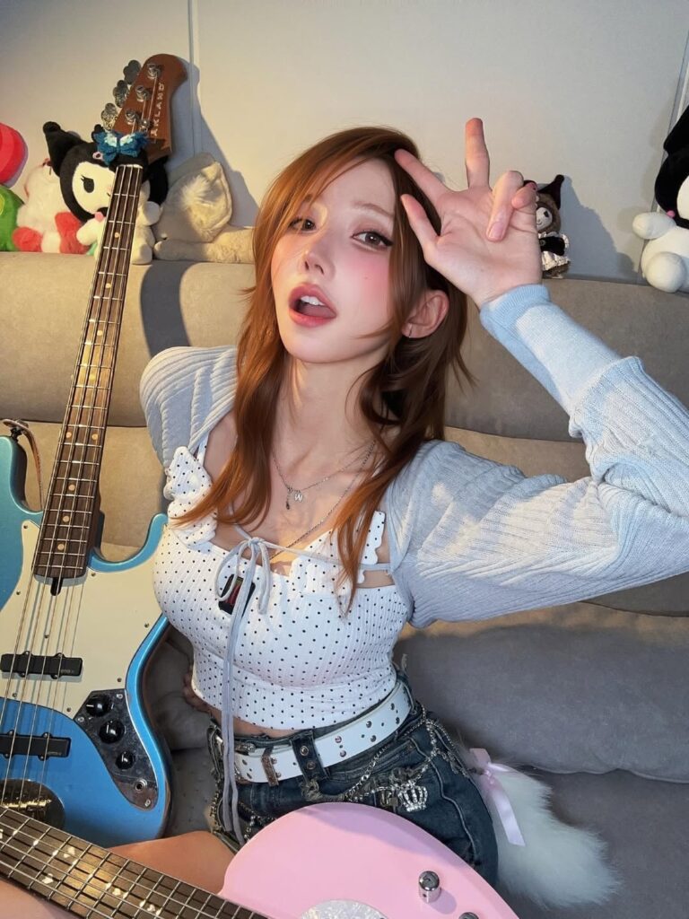 أرجواني (QWER)