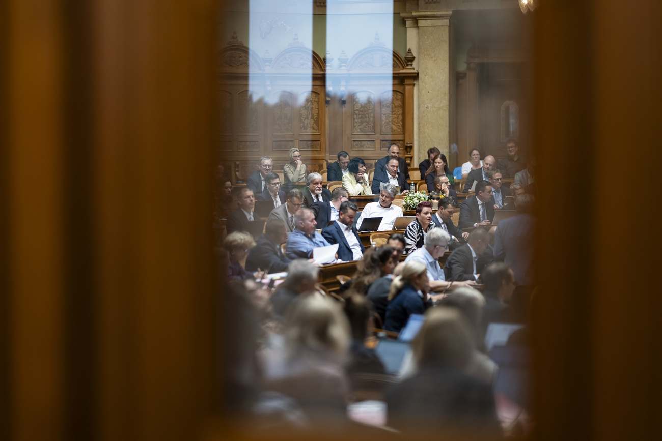 المال في السياسة السويسرية