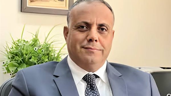 رئيس الهيئة يسدل الستار على أزمة العاملين في برج العرب