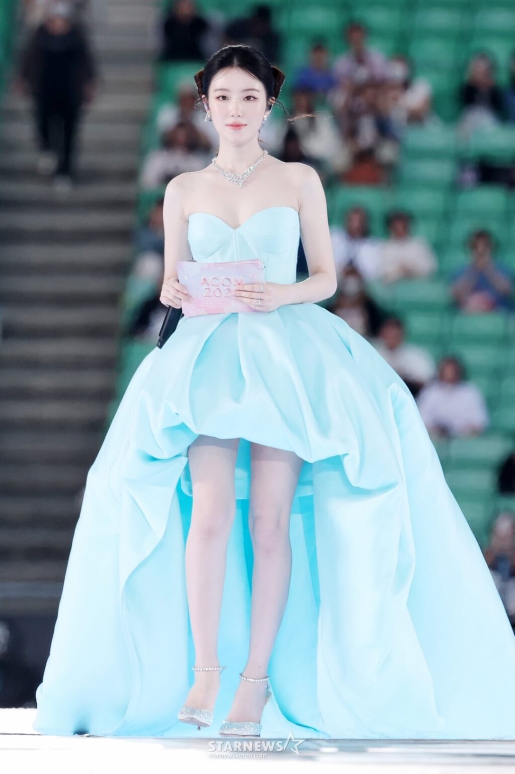 251207 فنان آسيوي في المواقع The CRAVITY وLee Junusoung (2025 ACON) (2025 ACON)