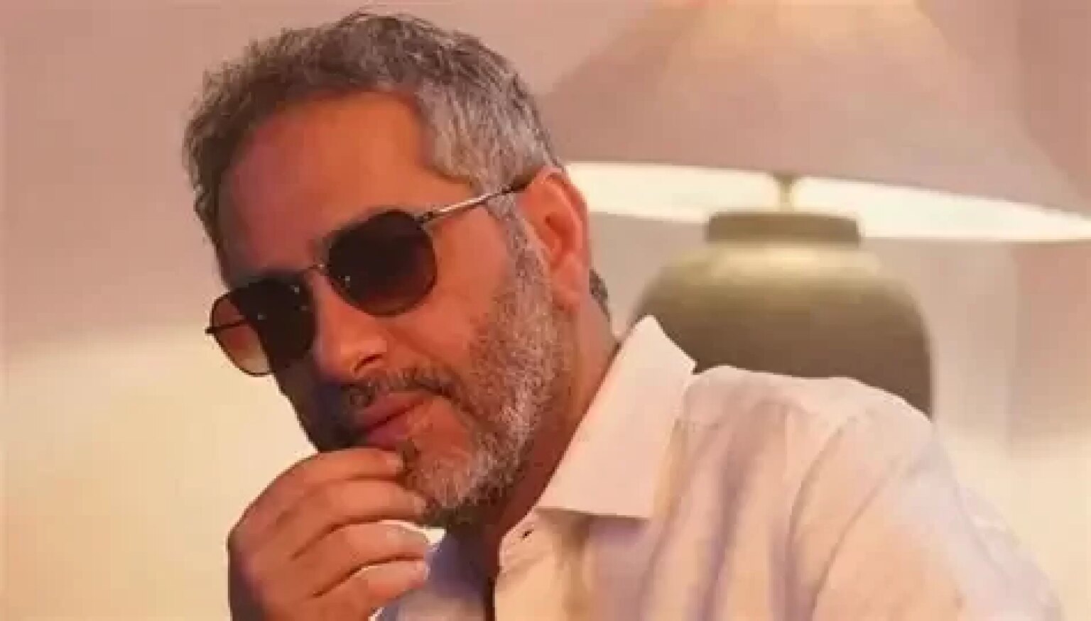 تأجيل جلسة استجواب الفنان فضل شاكر تثير الشكوك في تسييس القضية وتعرضه للخديعة حياة الفنان فضل شاكر مهددة وجلسة استجوابه تثير الشكوك في التسييس وتعرضه لخديعة