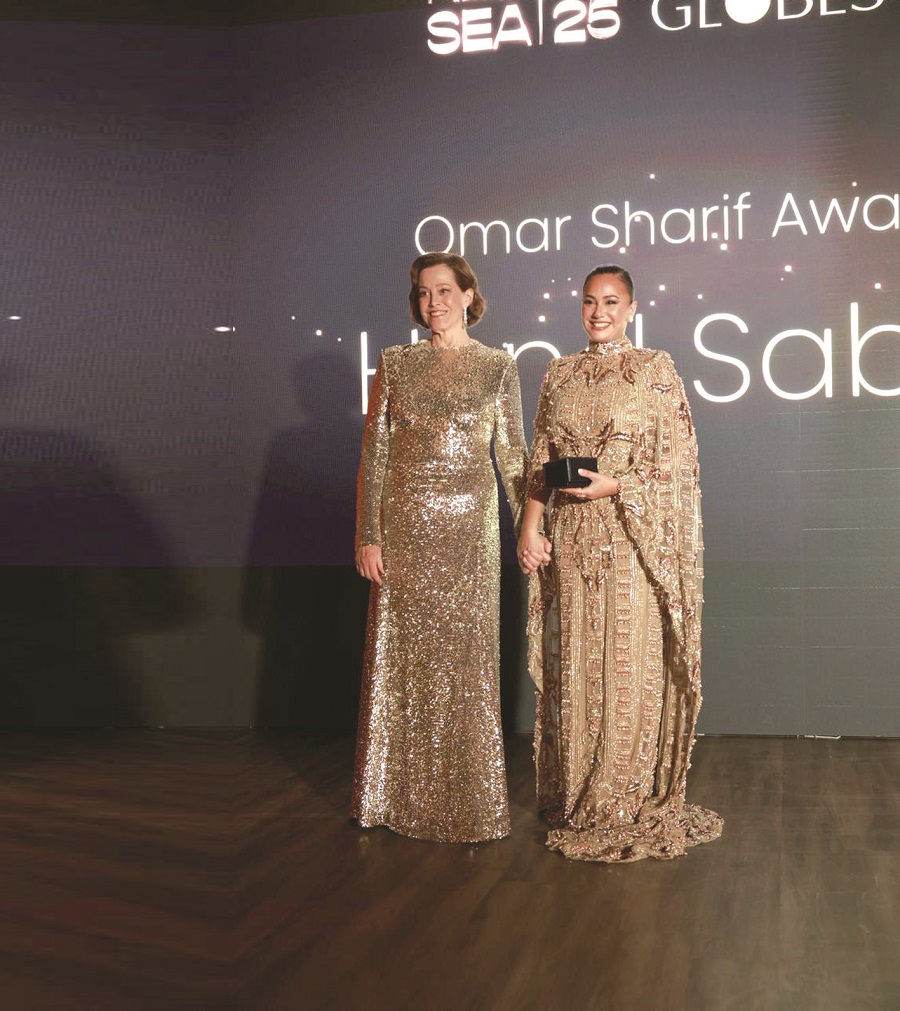 جريدة الرياض | جائزة الإنجاز الفني تزين تاريخ هند صبري جريدة الرياض | جائزة الإنجاز الفني تزين تاريخ هند صبري