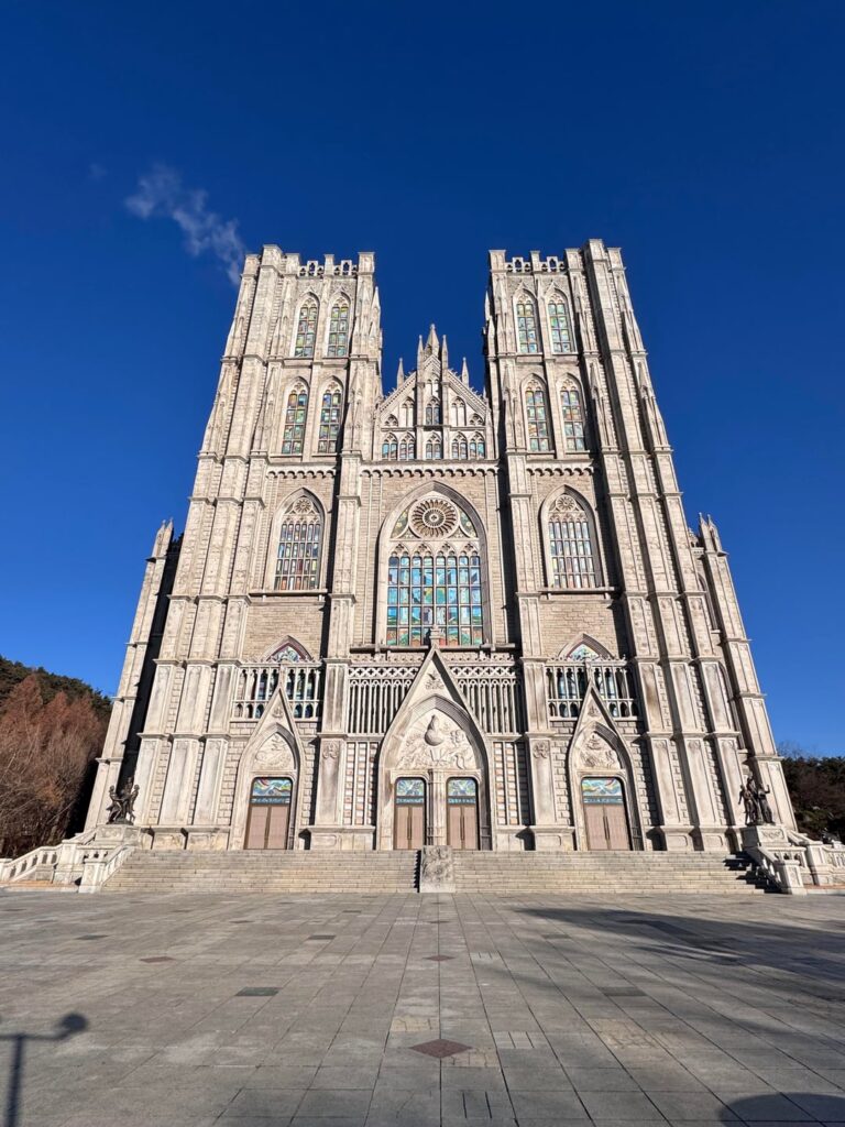 جامعتي هي المكان الذي تم فيه تصوير فيلم Run Away M/V لـ Tzuyu