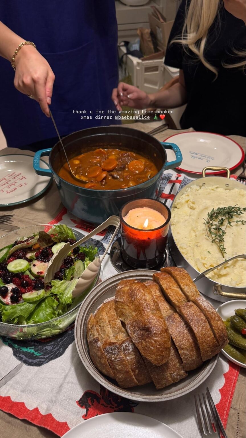 251225 تحديث قصة Ashley IG مع روزي