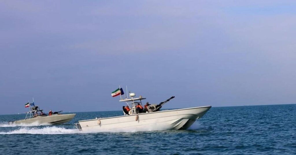 ردًا على واشنطن.. إيران تستولي على سفينة أجنبية بزعم "تهريب الوقود" في بحر عُمان