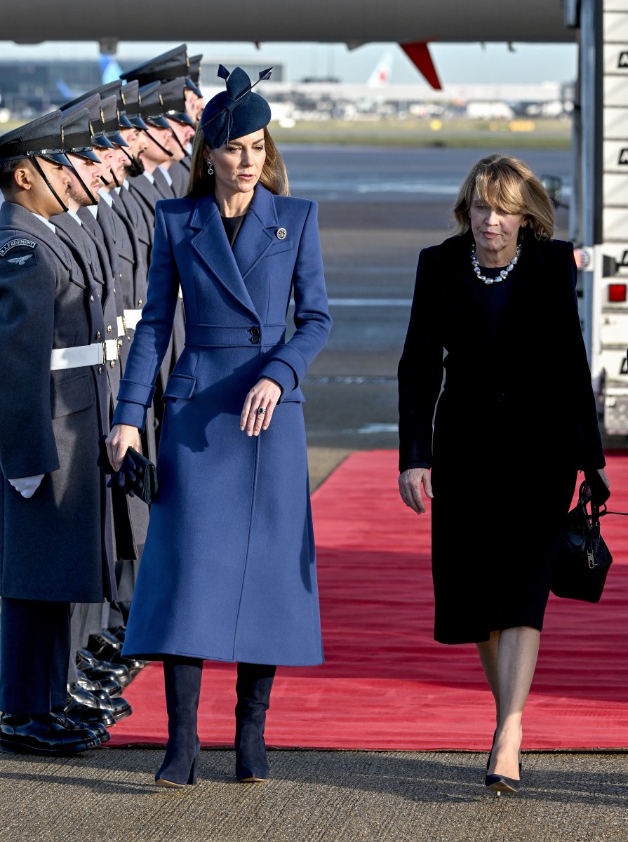 كيت ميدلتون تُعيد ارتداء معطف  الكسندر ماكوين في استقبال الرئيس الالماني (أ.ف.ب)