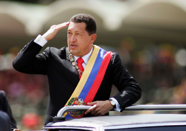 شافيز قام بتعزيز دور الدولة في إدارة شركة النفط (رويترز)