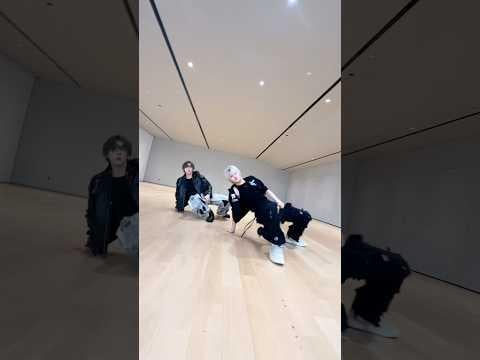 TXT (TOMORROW X TOGETHER) يونجون مع جيهون TWS - Talk to You (تحدي الرقص) (251225)