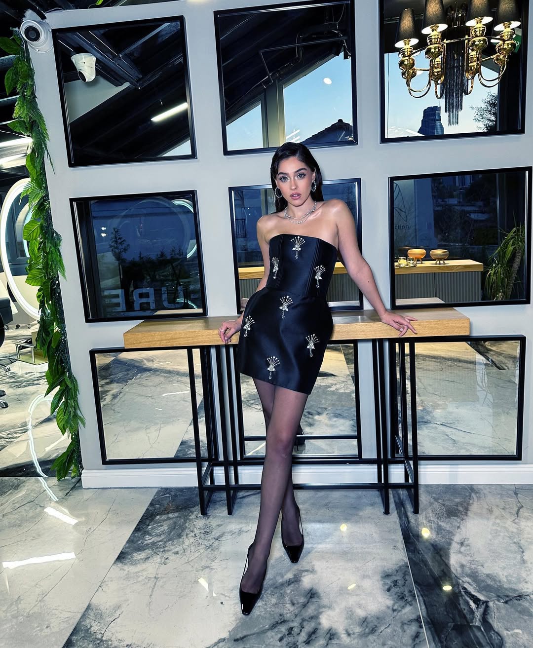 جيمري بايسال سيّدة الإطلالات الشبابية عام 2025 (انستغرام)