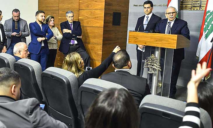 إقرار مشروع الفجوة المالية بموافقة 13وزيراً واعتراض 9