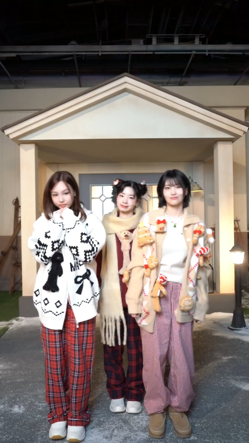 251221 تحديث تويتر مع نايون ومومو وداهيون - ✨🎄HAPPY HOLIDAY🎄✨ يوم رائع♪