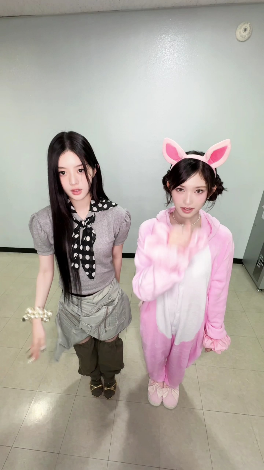 251207 تحديث ILLIT TikTok مع Leeseo - N★T CUTE ANYMORE 🐰🩷 مع ILLIT Minju (تحدي NOT CUTE ANYMORE)