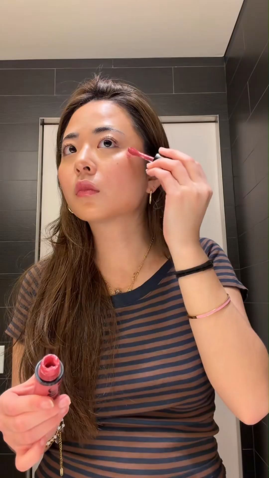 251231 تحديث راشيل هوه على التيك توك مع هوه يونجين - سأكون هناك ❤️