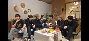 فرقة BTS تلمح إلى "شيء كبير حقيقي" مع اقتراب الألبوم الجديد من الاكتمال