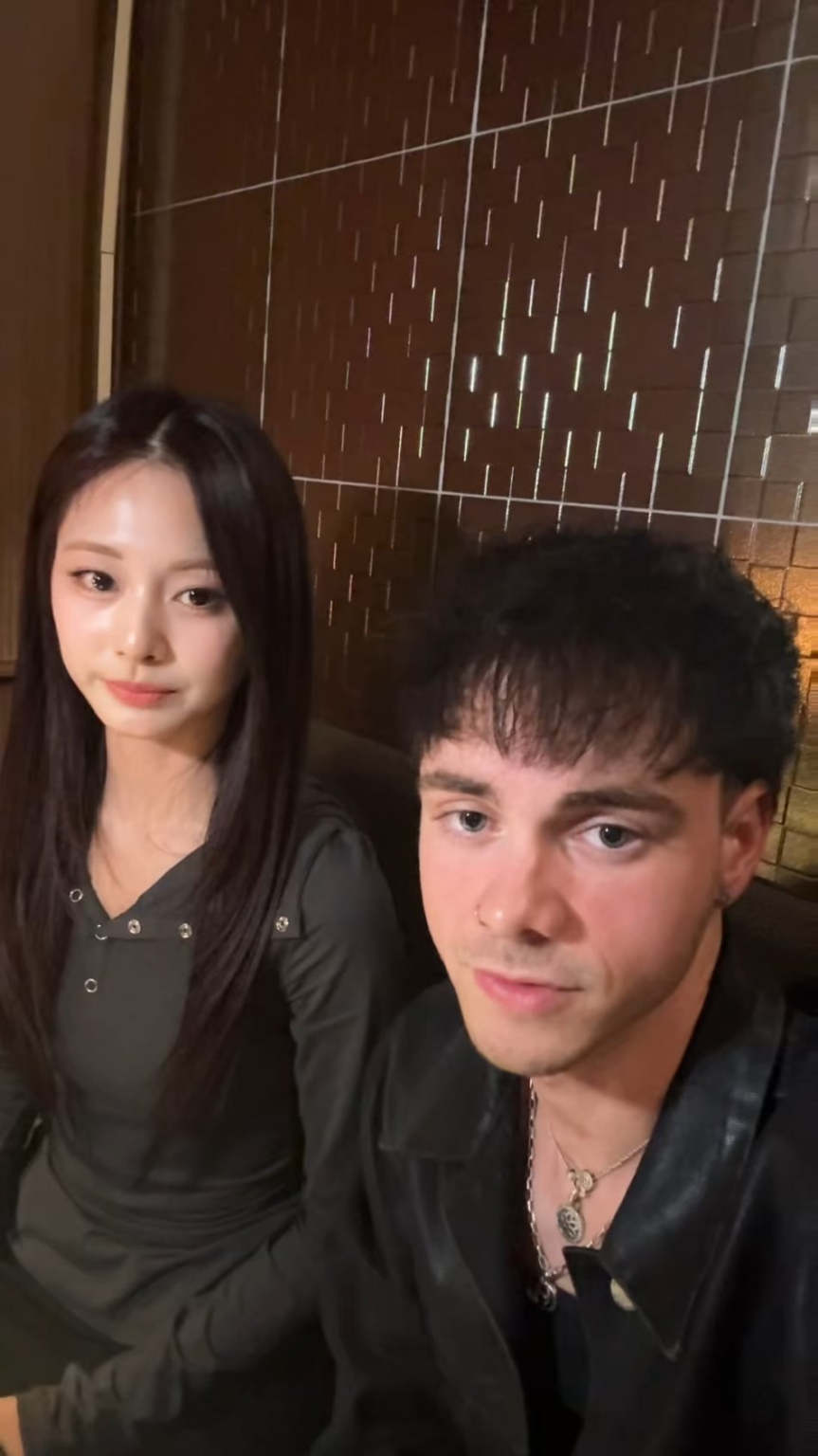 251215 تحديث كوربين بيسون على تيكتوك - "من الآمن أن أقول إنني ثنائي اللغة الآن" مع تزويو