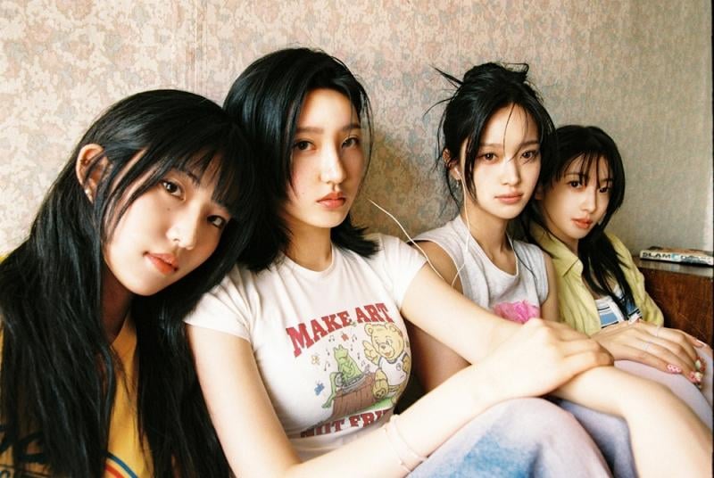 فرقة H1-KEY ستصدر أغنية الذكرى السنوية الخاصة "The World Isn't Like a Movie" في الخامس من يناير