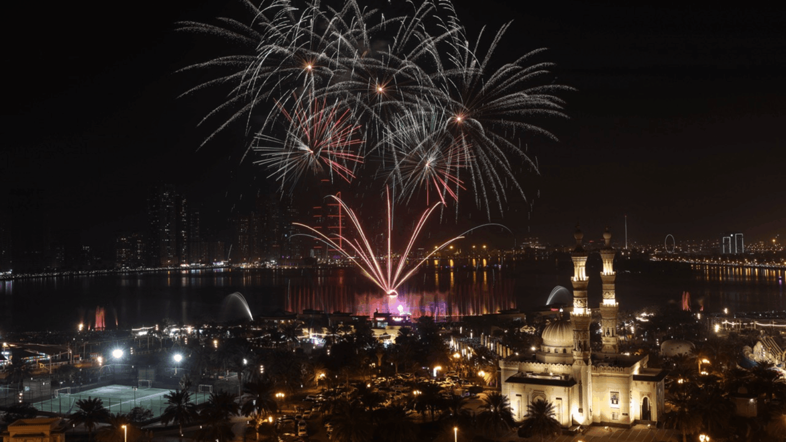 الشارقة تستقبل رأس السنة بعروض استثنائية في 6 من وجهات شروق الشارقة تستقبل رأس السنة بعروض استثنائية في 6 من وجهات شروق