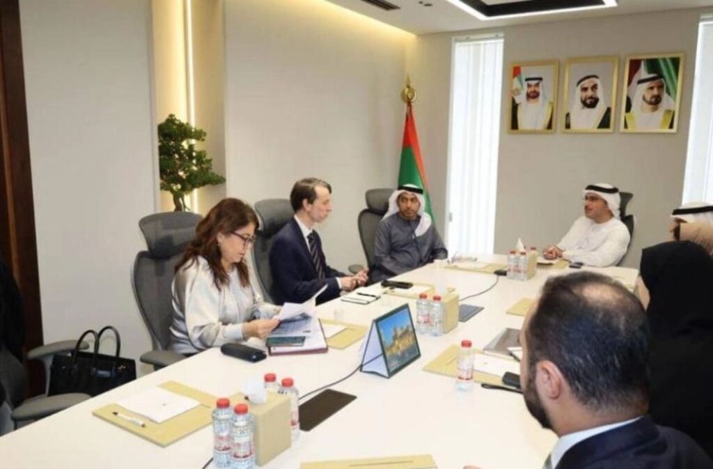 «الطاقة» و«طيران الإمارات» تناقشان فرص توظيف الوقود المستدام في القطاع الوطني «الطاقة» و«طيران الإمارات» تناقشان فرص توظيف الوقود المستدام في القطاع الوطني