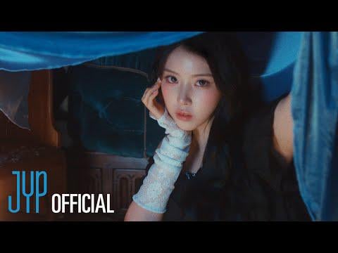 NMIXX - Blue Valentine (إصدار العطلات) وعيد الميلاد اللامع غير التقليدي (فيديو مباشر خاص على المسرح)