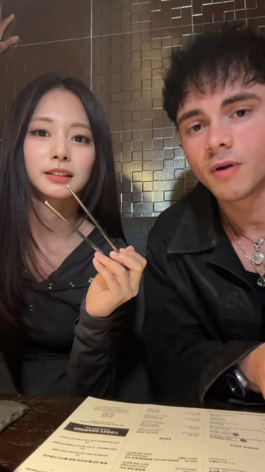 251201 تحديث Corbyn Besson TikTok - "لقد وجدت هذا للتو في مسوداتي من الليلة التي أخبرناكم فيها يا رفاق أن أغنيتنا ستصدر، نسيت نشرها"